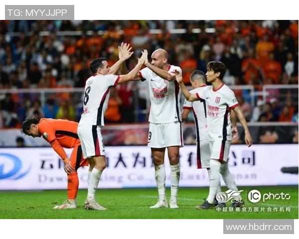 中超精彩瞬间直塞助攻罗竞破门展现球队默契配合