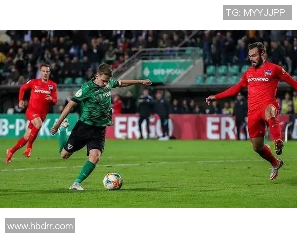 沙尔克04遭遇四连败,陷入德甲联赛泥沼 沙尔克04遭遇四连败,陷入德甲联赛泥沼